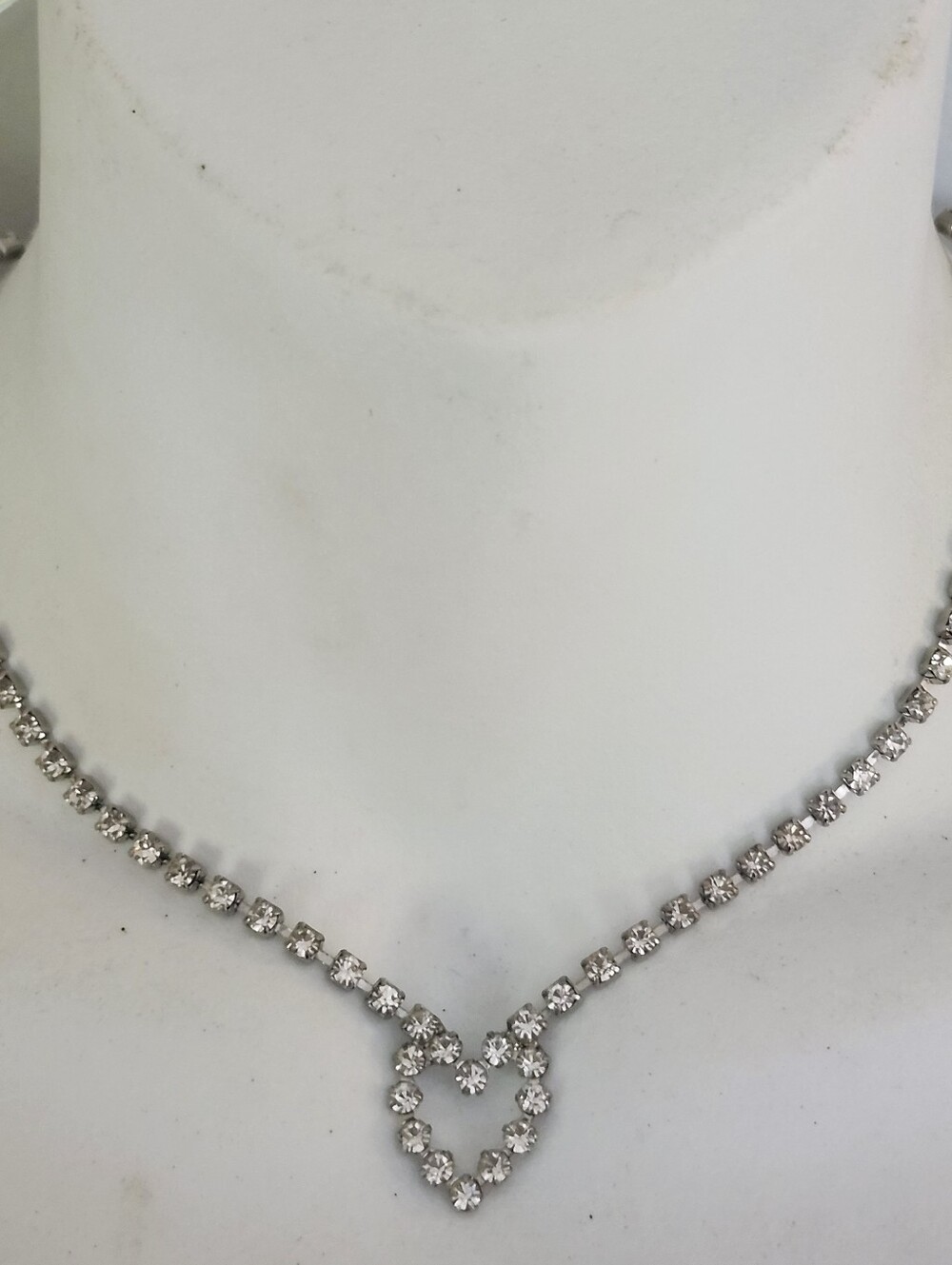 Beautiful Rhinestone Tennis Necklace With Rhinestone Heart Pendant - Silver Tone